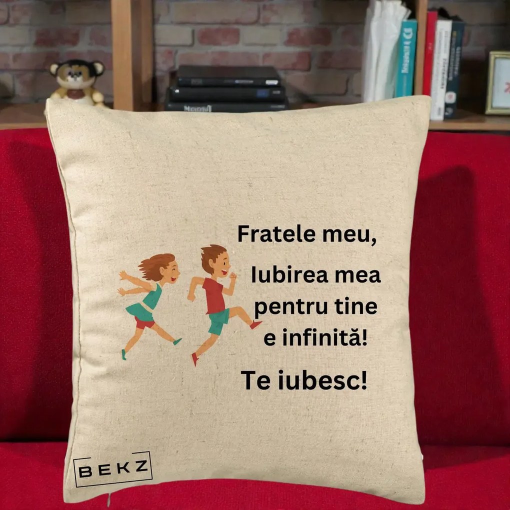 Cadou pentru Frate - Perna Personalizata Fratele Meu Te Iubesc Copii Alergand Colorat, 40x40 cm, Bej, Husa Detasabila, Perna Inclusa, BEKZ®