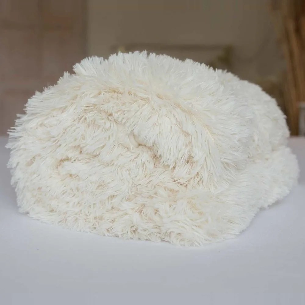 Deka s dlouhým vlasem