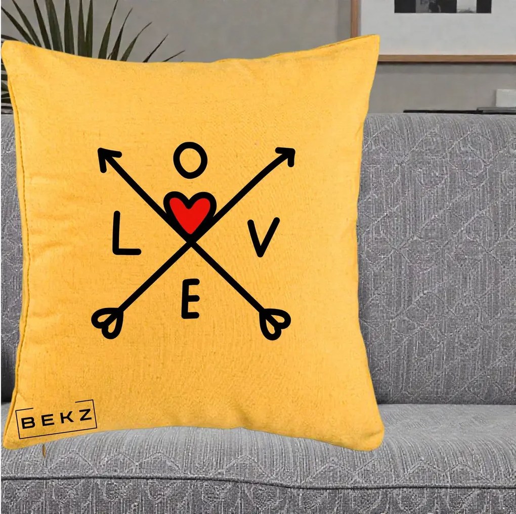 Perna Decorativa Love cu Sageti Incrucisate si Inima Rosie, 40x40 cm, Galben, Husa Detasabila, Perna Inclusa, BEKZ®