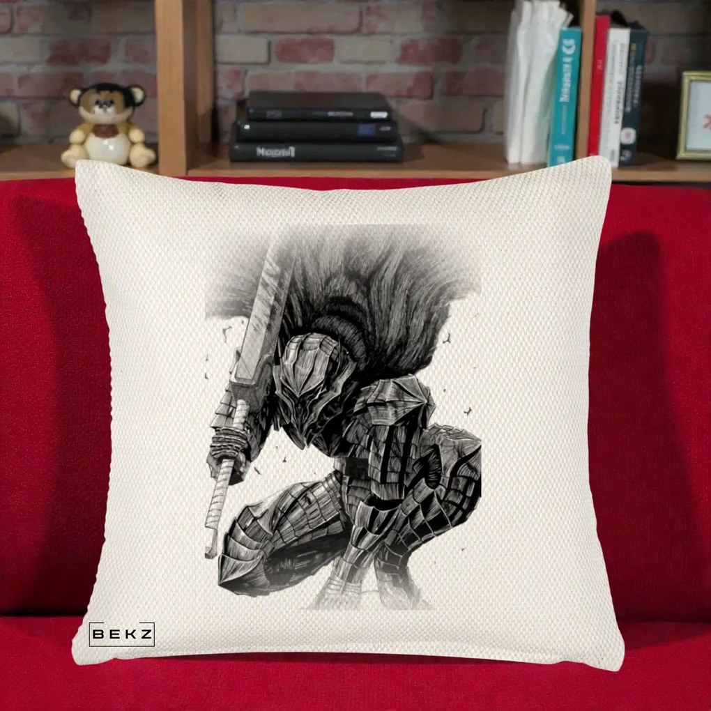 Perna Personalizata Berserk Guts Armor of Darkness Manga, 40x40 cm, Crem Reliefat, Husa Detasabila, Perna Inclusa, BEKZ®