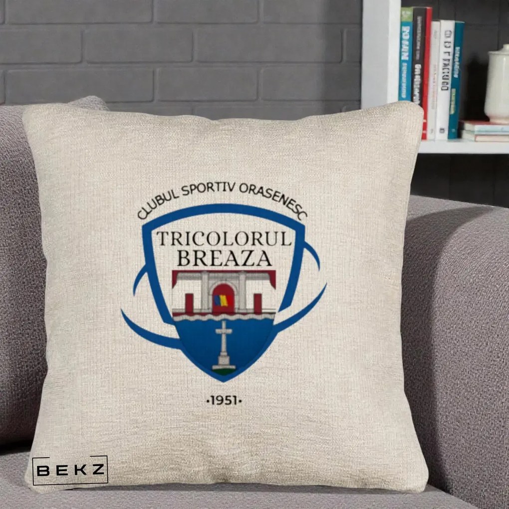 Perna personalizata CSO Tricolorul Breaza 1951, 40x40 cm cu Umplutura, Bej Canapea, BEKZ