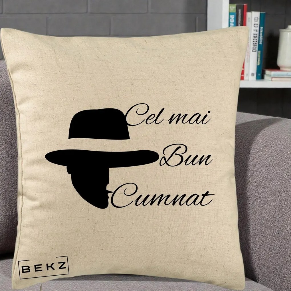 Cadou pentru Cumnat - Perna Personalizata Cel mai Bun Cumnat cu Silueta Palarie, 40x40 cm, Bej, Husa Detasabila, Perna Inclusa, BEKZ®