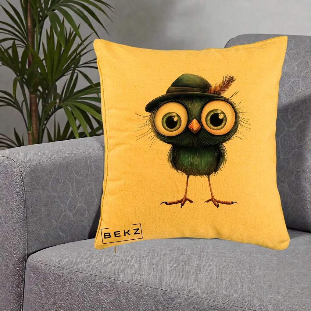 Perna Decorativa Pui Misterios cu Palarie Neagra, 40x40 cm, Galben, Husa Detasabila, Perna Inclusa, BEKZ®