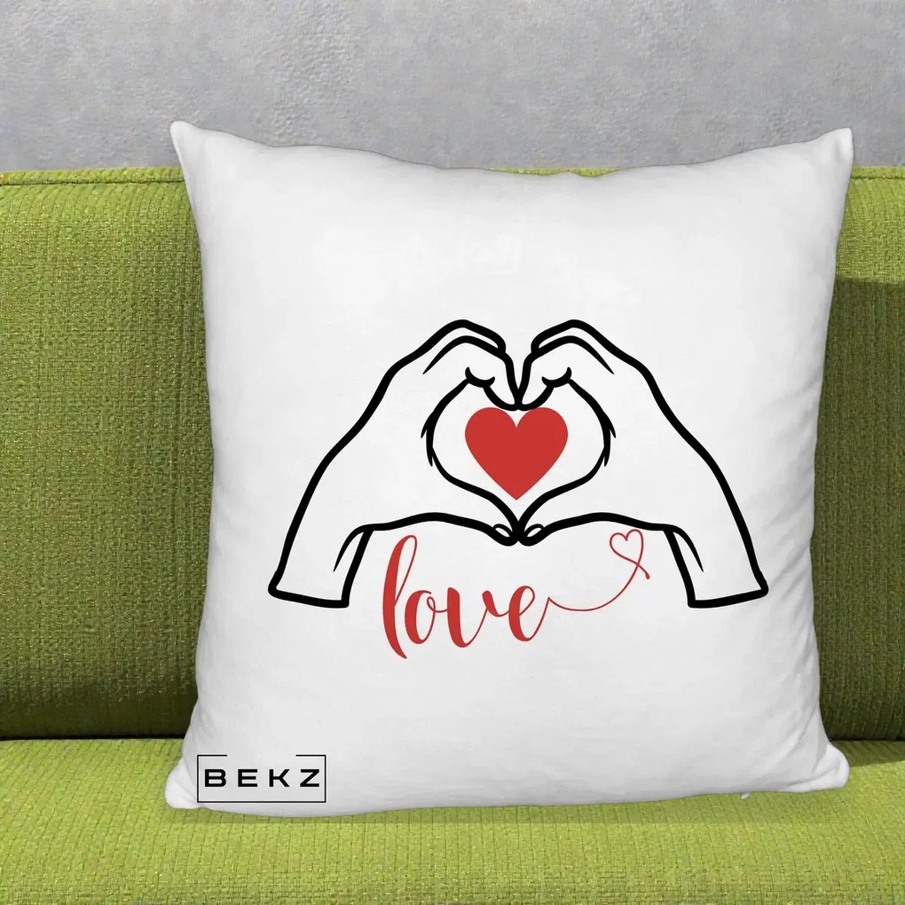 Perna Decorativa Love Maini Inima cu Inscriptie Love Rosu, 40x40 cm, Alb Pufos, Husa Detasabila, Perna Inclusa, BEKZ®