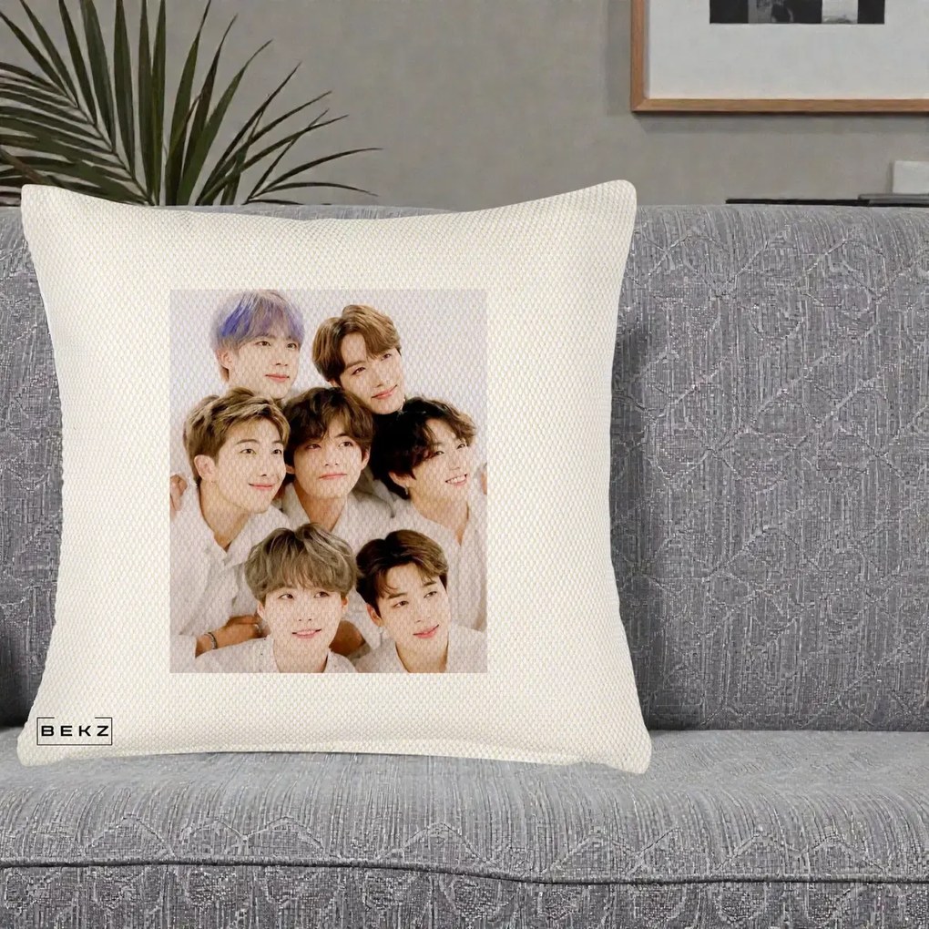 Perna Personalizata K-pop BTS Foto Grup Fete Albe, 40x40 cm, Crem Reliefat, Husa Detasabila, Perna Inclusa, BEKZ®