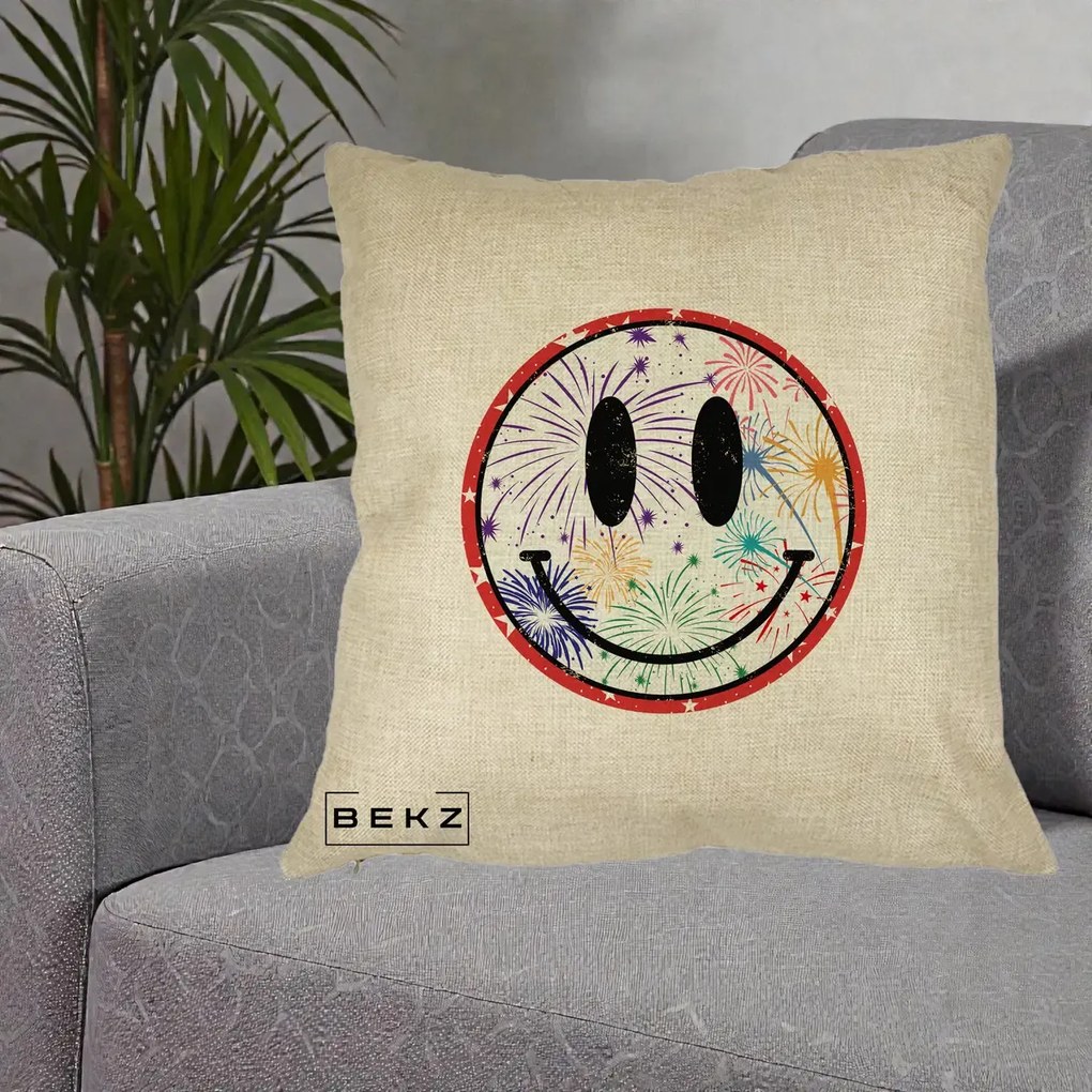 Perna Decorativa Smiley Face cu Artificii Multicolore, 40x40 cm, Crem, Husa Detasabila, Perna Inclusa, BEKZ®