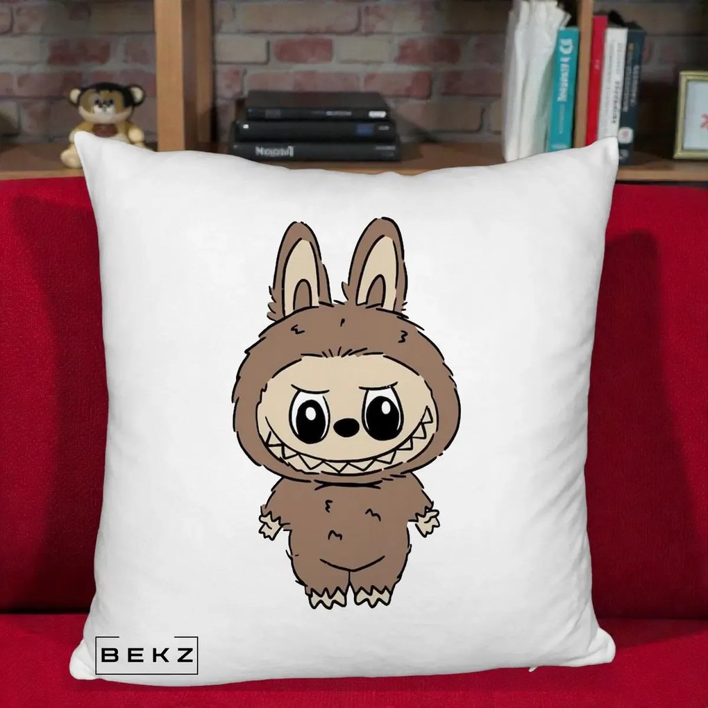 Perna Personalizata Labubu Maro Natural Solo, 40x40 cm, Alb Pufos, Husa Detasabila, Perna Inclusa, BEKZ®
