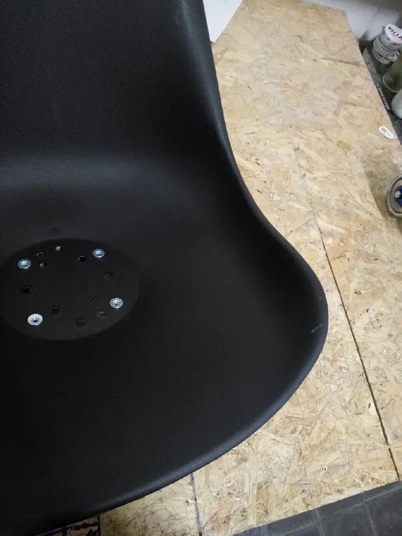 OFERTA Scaun negru BALI MARK cu picioare negre Calitatea a II-a