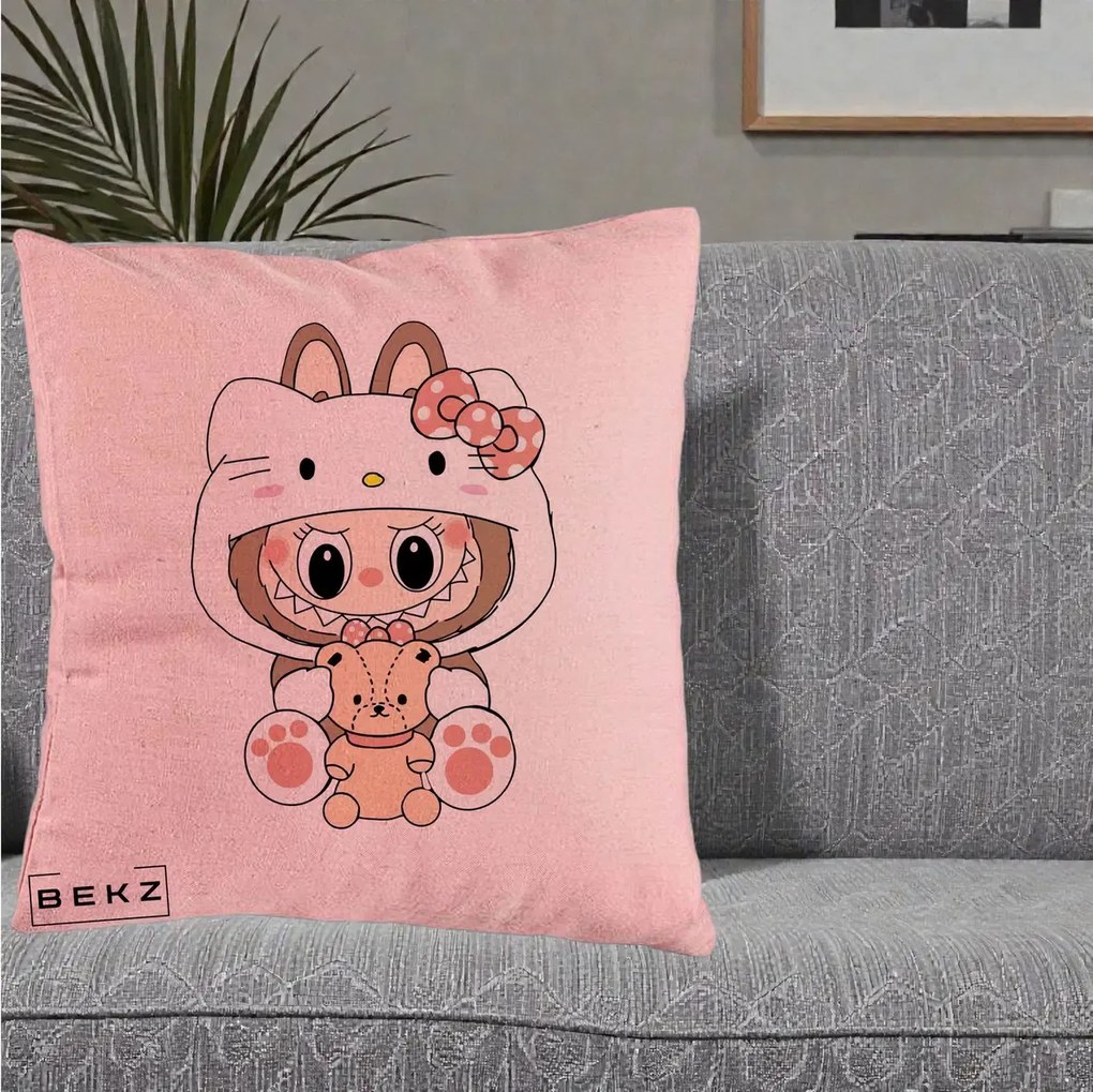 Perna Personalizata Labubu x Hello Kitty, 40x40 cm, Roz, Husa Detasabila, Perna Inclusa, BEKZ®