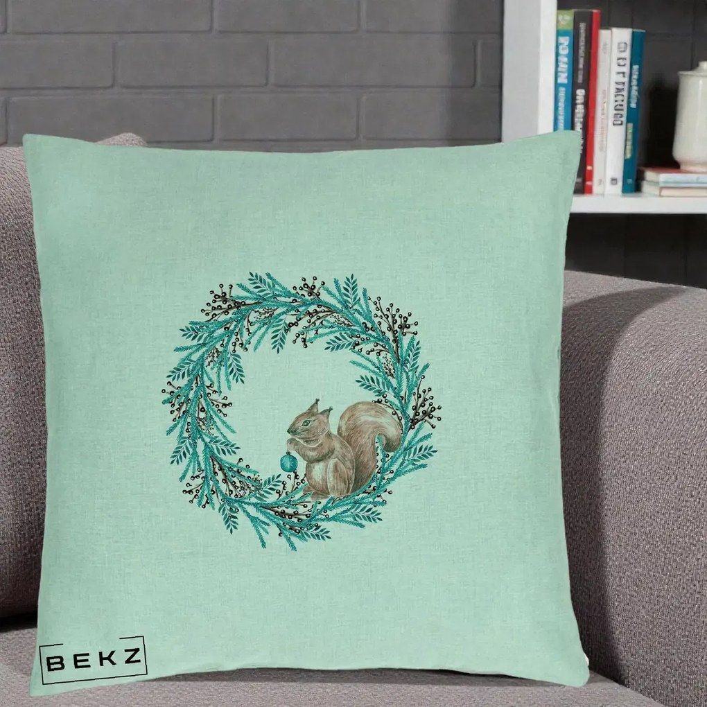 Perna Decorativa Coroana Turcoaz cu Veverita, 40x40 cm, Verde Menta, Husa Detasabila, Perna Inclusa, BEKZ®