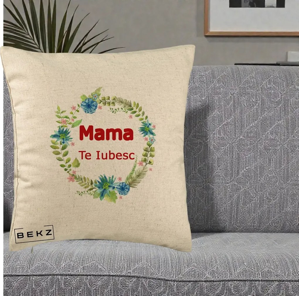 Cadou pentru Mama - Perna Personalizata Mama Te Iubesc Flori Albastre, 40x40 cm, Bej, Husa Detasabila, Perna Inclusa, BEKZ®