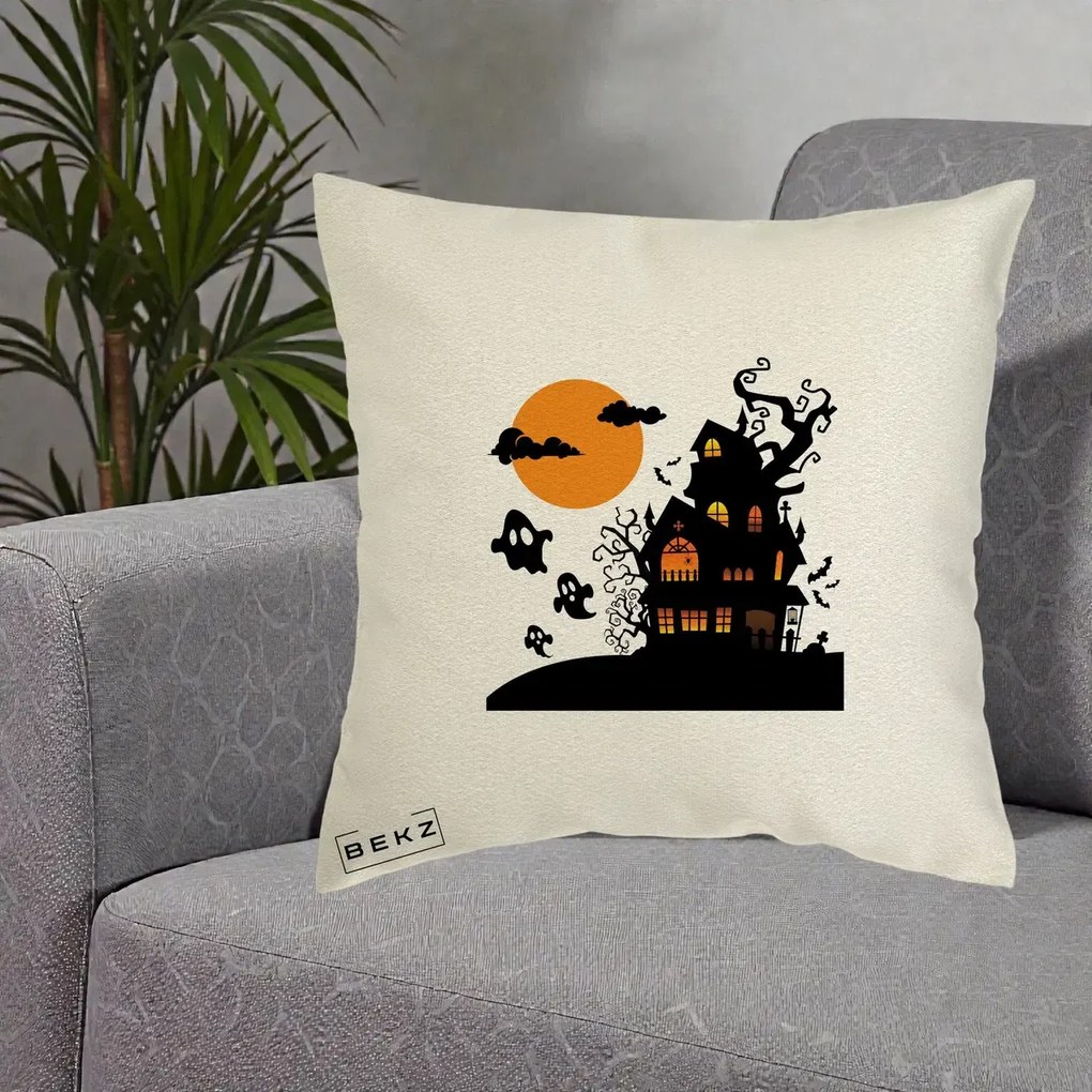 Perna Decorativa Halloween Casa Bantuita cu Fantome, 40x40 cm, Ecru, Husa Detasabila, Perna Inclusa, BEKZ®