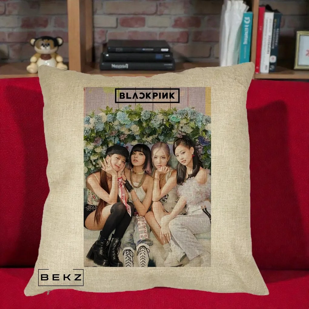 Perna Personalizata K-pop BLACKPINK Foto Grup, 40x40 cm, Crem, Husa Detasabila, Perna Inclusa, BEKZ®
