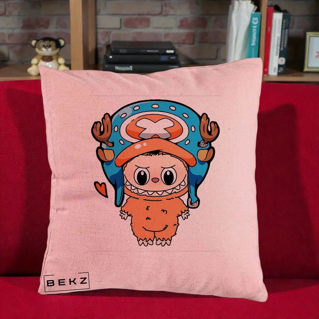 Perna Personalizata Labubu x Tony Tony Chopper, 40x40 cm, Roz, Husa Detasabila, Perna Inclusa, BEKZ®