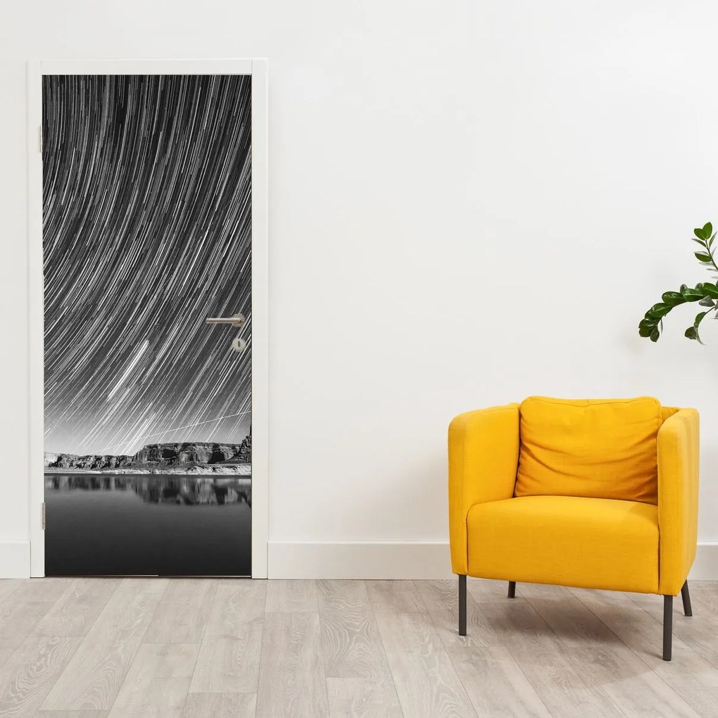 Fototapet pentru ușă - Cerul înstelat alb-negru (95x205cm)