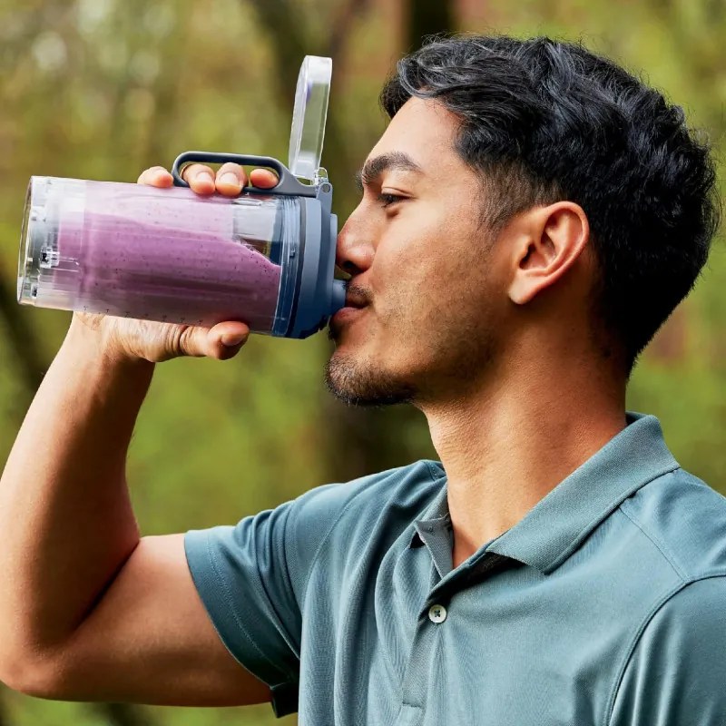 Blender portabil Ninja Blast Max BC251EUNV, 14,4 W, 11,1 V, 570 ml, 19 000 rpm, zdrobire gheață, până la 25 de cicluri, fără BPA, albastru