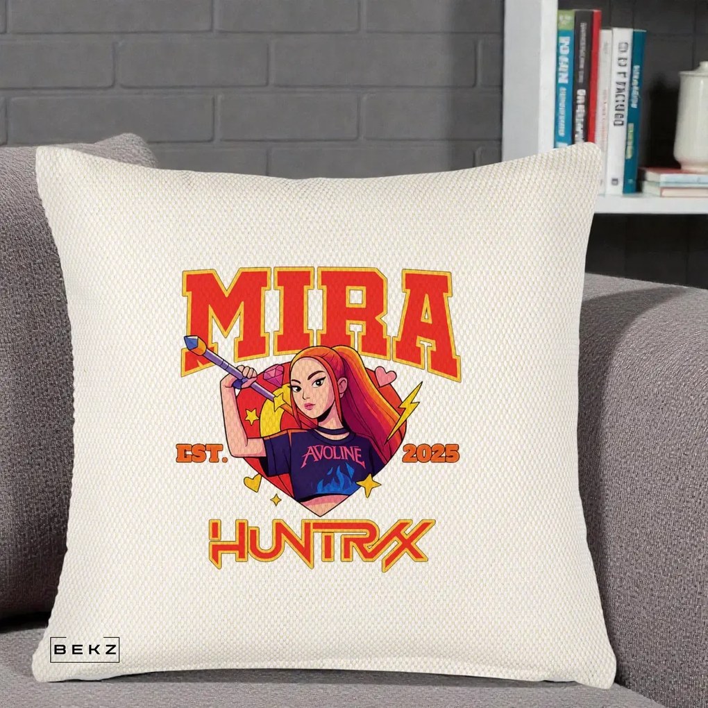 Perna Personalizata K-pop HUNTRX Mira Personaj Avoline, 40x40 cm, Crem Reliefat, Husa Detasabila, Perna Inclusa, BEKZ®
