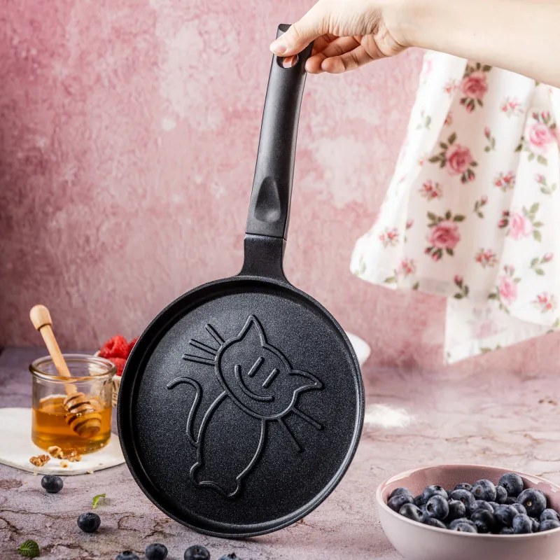 Plită pentru clătite Klausberg KB 7973, 18 cm, Fund în relief cu pisicuță, Acoperire antiaderentă, fără PFOA, Inducție, Negru