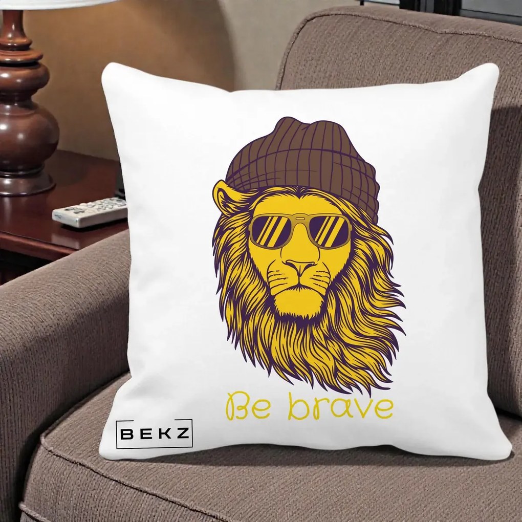 Perna Decorativa Leu Hipster Be Brave, 40x40 cm, Alba Mata, Husa Detasabila, Perna Inclusa, BEKZ®