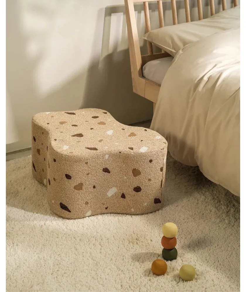 Puf de copii maro deschis cu tapițerie din țesătură bouclé/cu tapițerie din chenille Terrazzo Cloud – Wigiwama