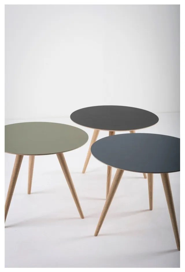 Măsuță auxiliară din lemn de stejar cu blat negru Gazzda Arp, Ø 55 cm