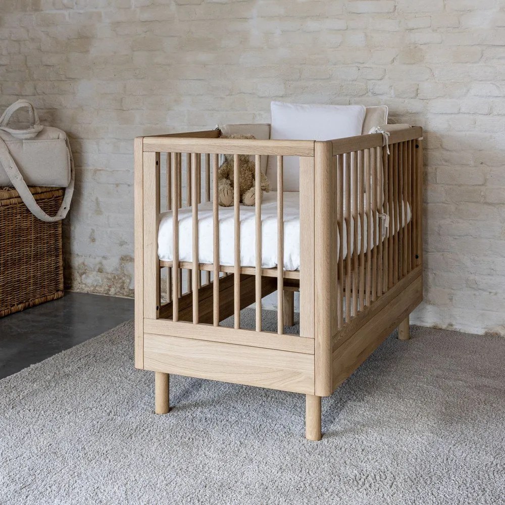 Pătuț în culoare naturală din lemn de stejar cu înălțime reglabilă 60x120 cm Forrest – Vipack