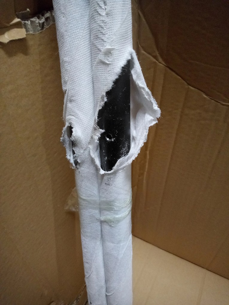 OFERTA Scaun de bar verde inchis NADO VELVET cu picioare negre Calitatea a II-a