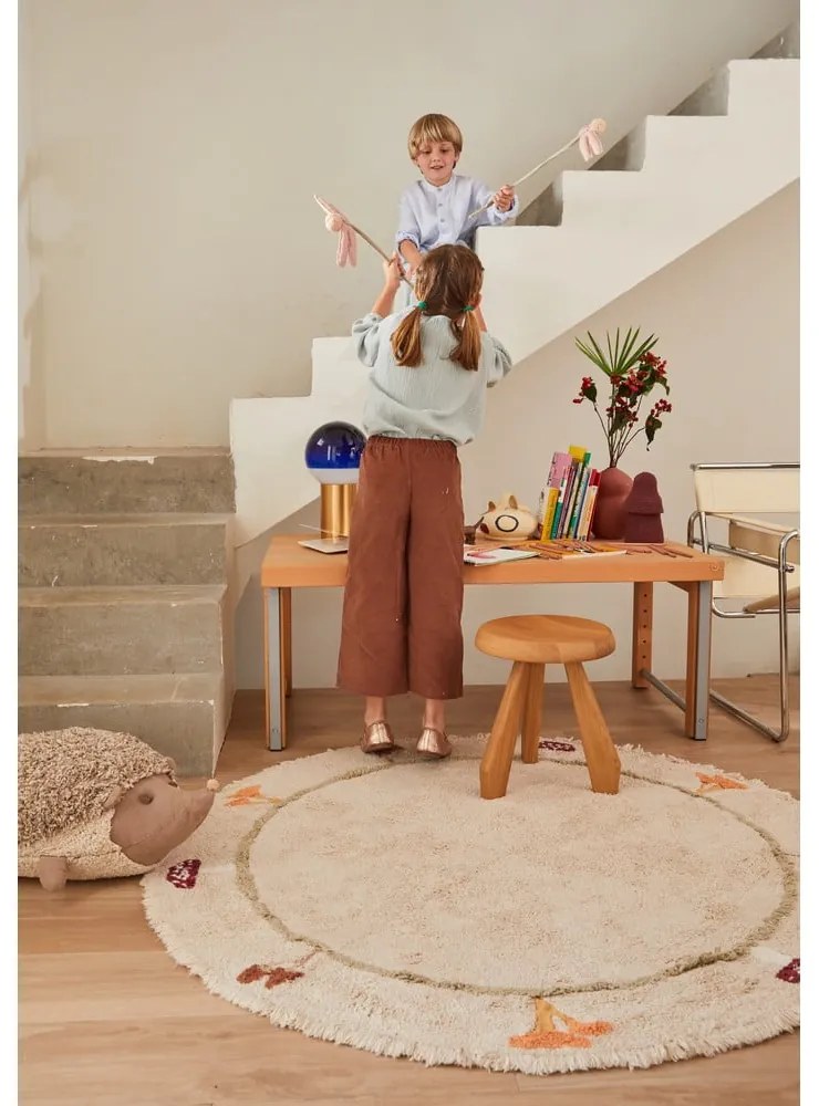 Covor pentru copii bej lavabil/țesut manual din bumbac ø140 cm Chanterelle – Lorena Canals