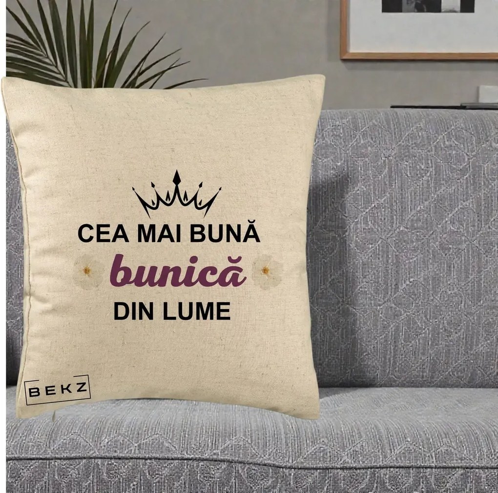 Cadou pentru Bunica - Perna Personalizata Cea Mai Buna Bunica Din Lume Coroana Mov Flori, 40x40 cm, Bej, Husa Detasabila, Perna Inclusa, BEKZ®