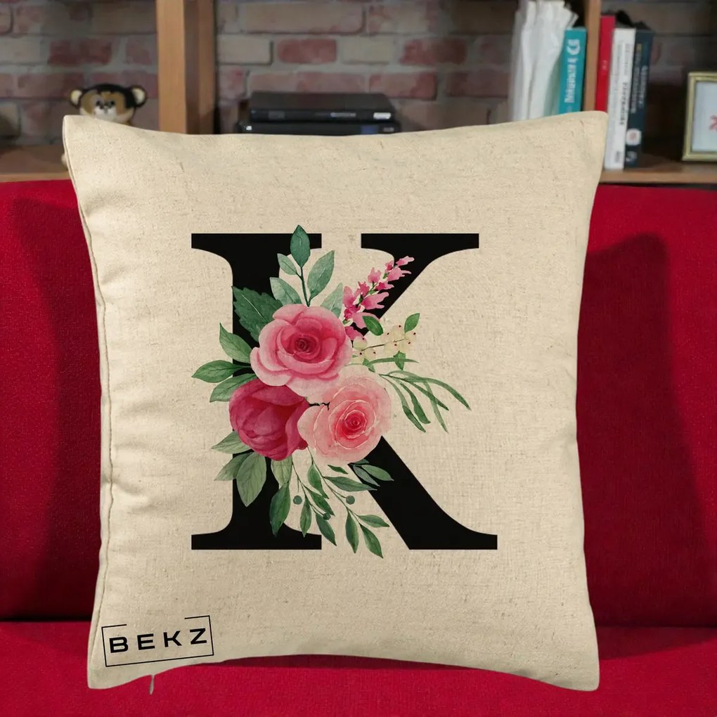 Cadou Personalizat - Perna Personalizata Monograma Florala Litera K, 40x40 cm, Bej, Husa Detasabila, Perna Inclusa, BEKZ®
