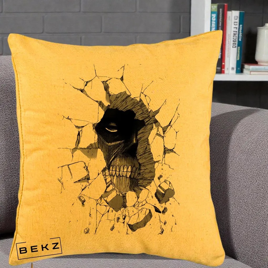 Perna Personalizata Attack on Titan Titan Crapand Zidul, 40x40 cm, Galben, Husa Detasabila, Perna Inclusa, BEKZ®