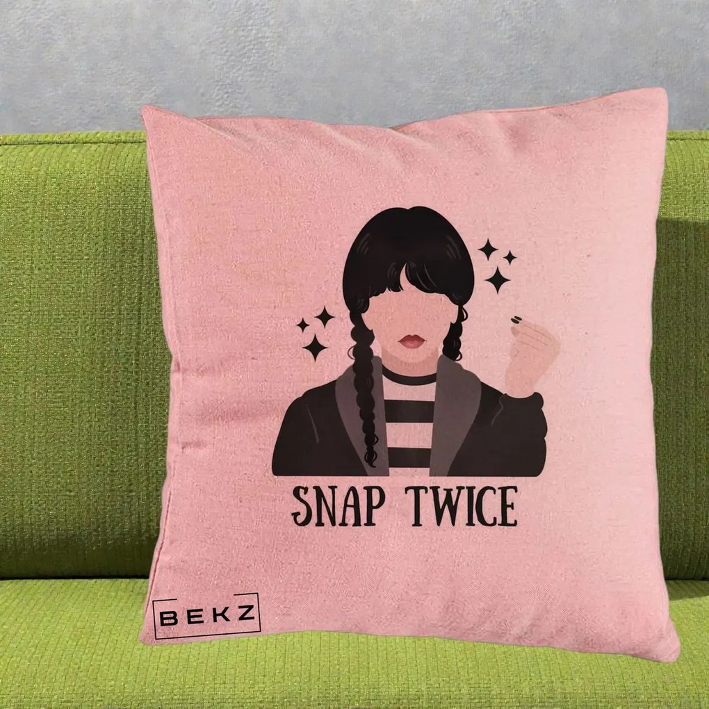 Perna Personalizata Wednesday Snap Twice, 40x40 cm, Roz, Husa Detasabila, Perna Inclusa, BEKZ®