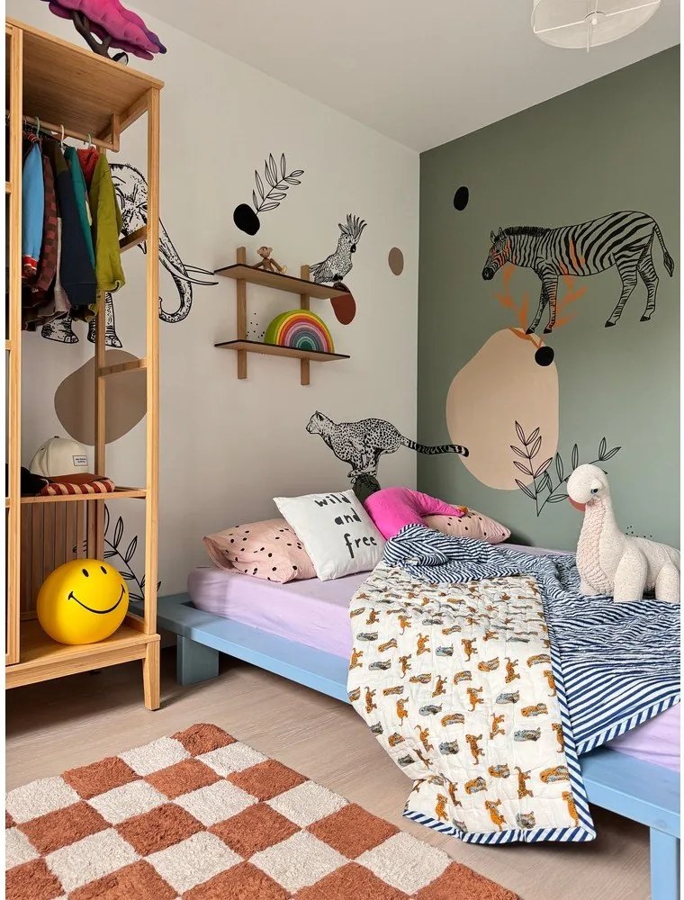 Pat matrimonial albastru deschis din lemn masiv de pin cu somieră 180x200 cm Japan – Karup Design