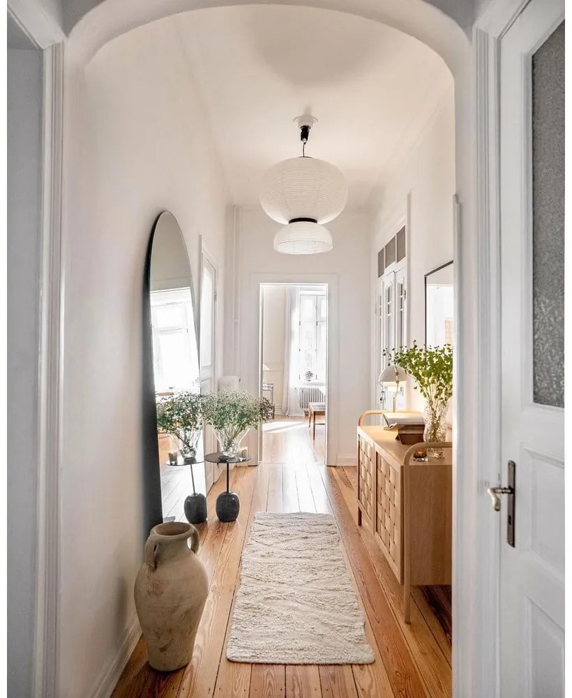 Covor tip traversă alb lavabil/țesut manual din lână 70x200 cm Enkang Ivory – Lorena Canals