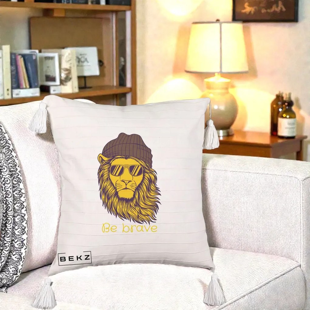 Perna Decorativa Leu Hipster Be Brave, 40x40 cm, Bej cu Franjuri, Husa Detasabila, Perna Inclusa, BEKZ®