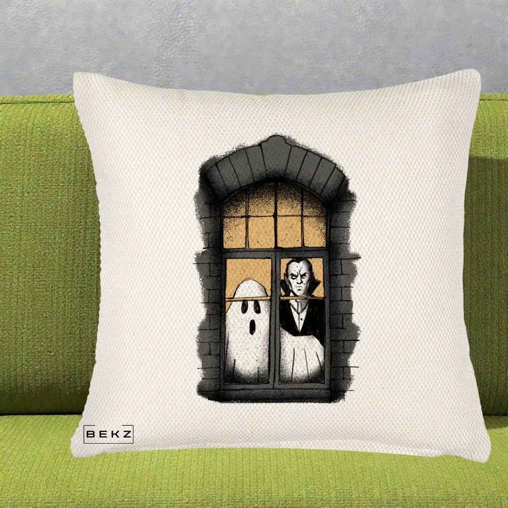 Perna Decorativa Halloween Fantoma si Dracula la Fereastra, 40x40 cm, Crem Reliefat, Husa Detasabila, Perna Inclusa, BEKZ®