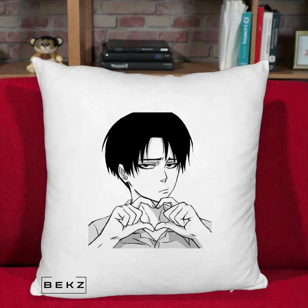 Perna Personalizata Levi Ackerman Inima, 40x40 cm, Alb Pufos, Husa Detasabila, Perna Inclusa, BEKZ®