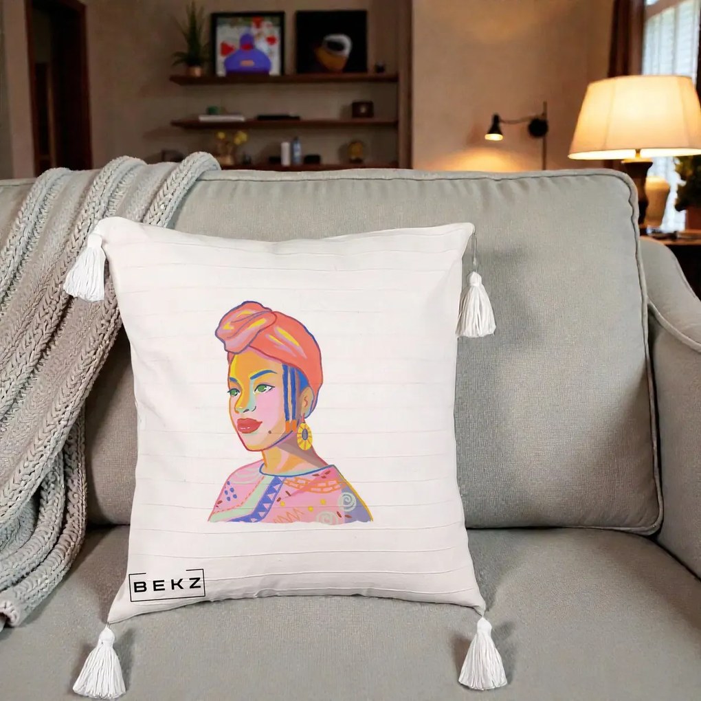 Perna Decorativa Portret Femeie Africana, 40x40 cm, Bej cu Franjuri, Husa Detasabila, Perna Inclusa, BEKZ®
