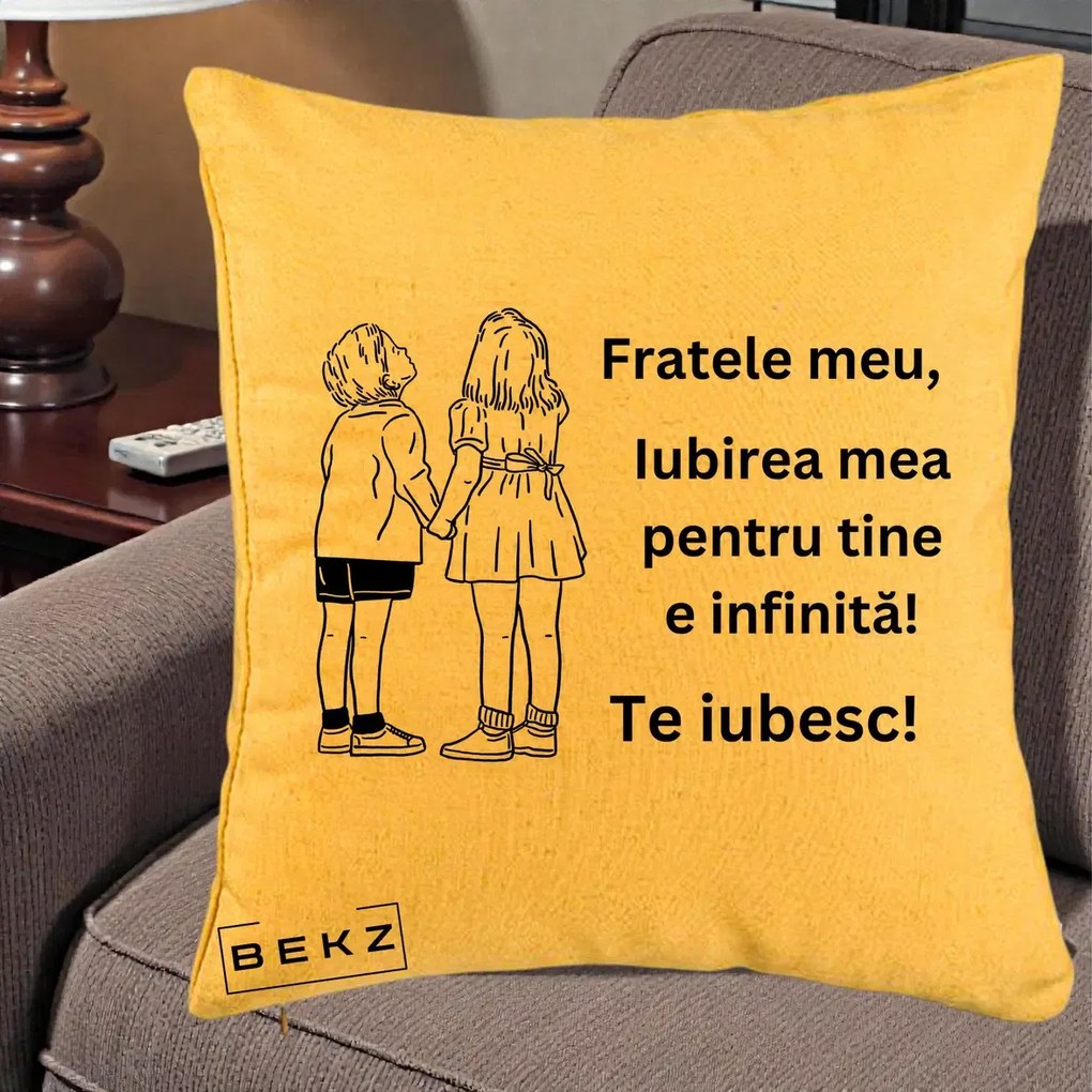 Cadou pentru Frate - Perna Personalizata Fratele Meu Te Iubesc Copii Tinand Maini Line Art, 40x40 cm, Galben, Husa Detasabila, Perna Inclusa, BEKZ®