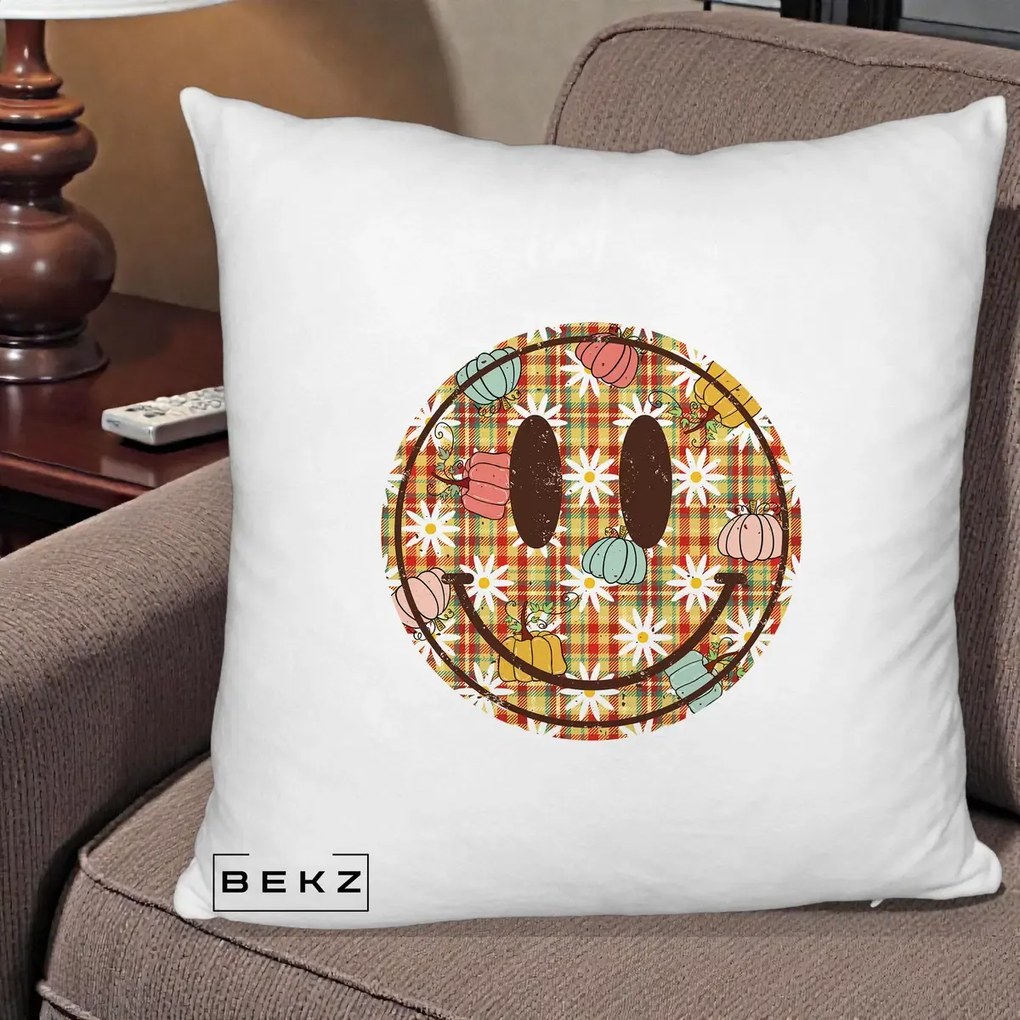 Perna Decorativa Smiley Face de Toamna cu Tartan si Dovlecei, 40x40 cm, Alb Pufos, Husa Detasabila, Perna Inclusa, BEKZ®