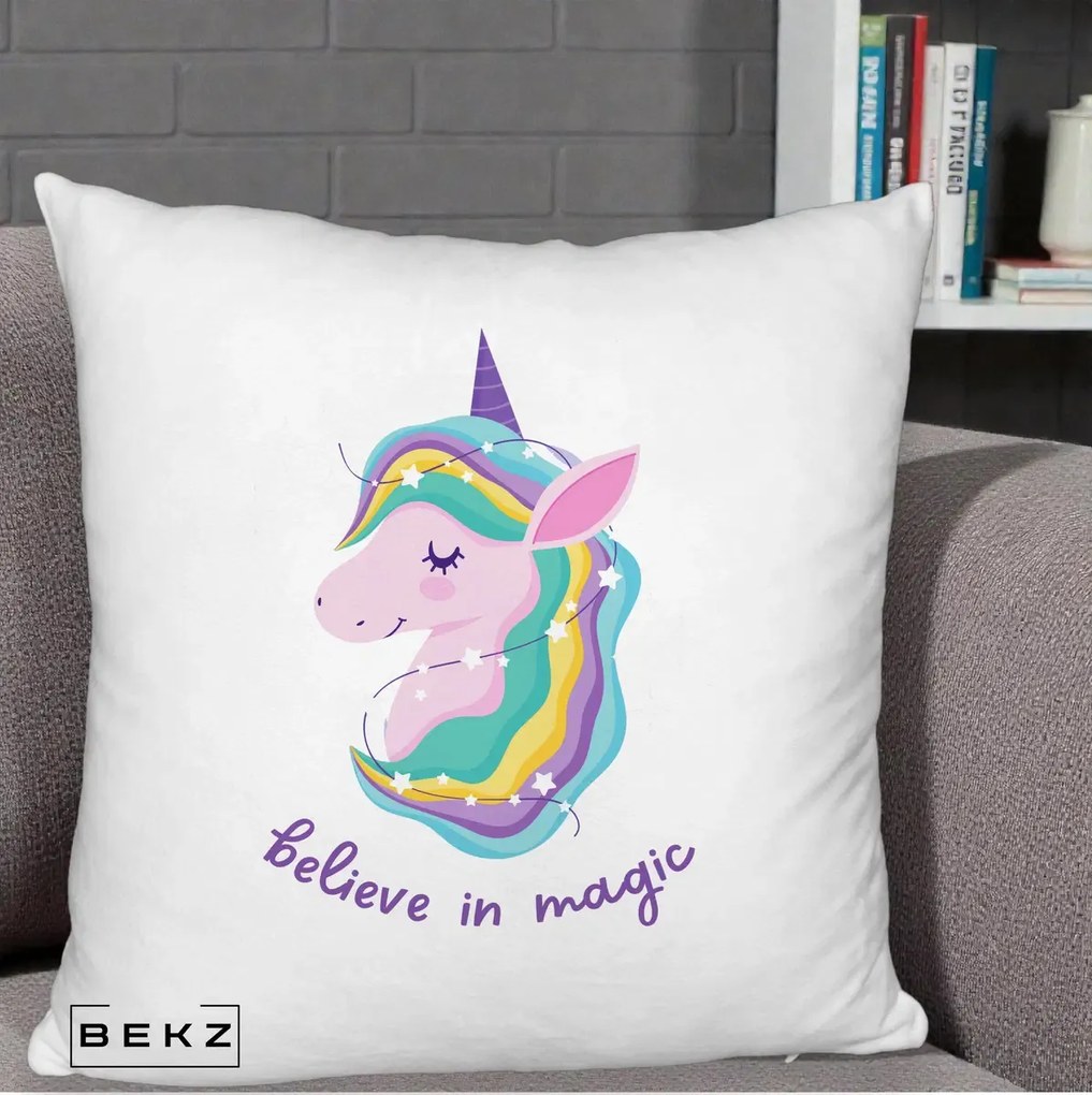 Perna Decorativa Unicorn Believe in Magic, 40x40 cm, Alb Pufos, Husa Detasabila, Perna Inclusa, BEKZ®