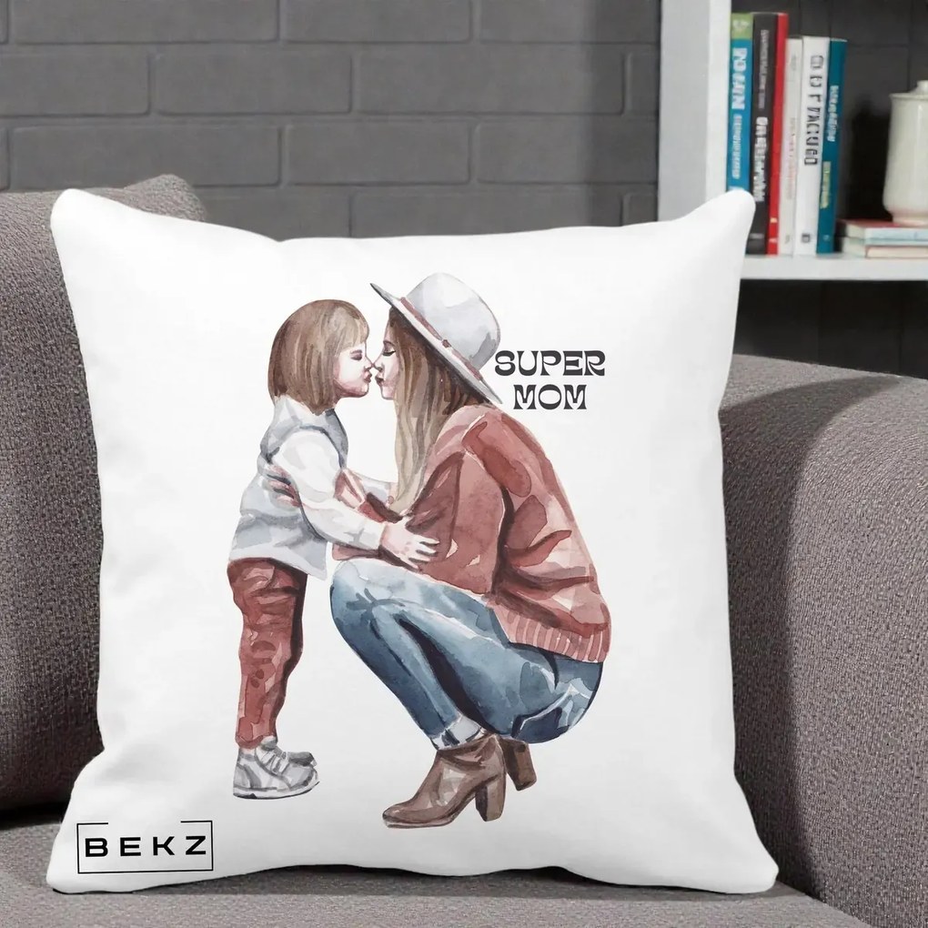 Cadou pentru Mama - Perna Personalizata Super Mom Acuarela, 40x40 cm, Alba Mata, Husa Detasabila, Perna Inclusa, BEKZ®