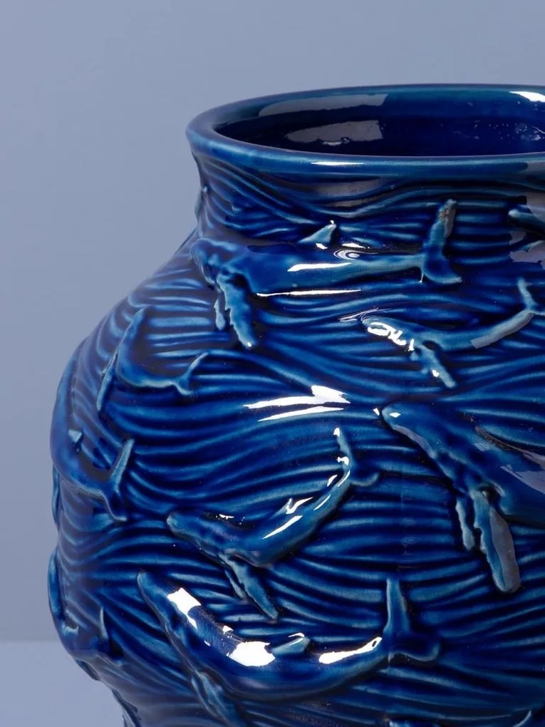 Vază din ceramică albastră, mică, cu balene și valuri în relief, 20,5 x Ø 20,5 cm, „Azula”