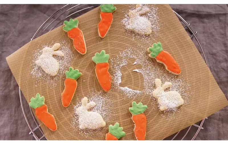 Set 2 modelatoare biscuiti Dr.Oetker 1877, Morcov si iepure, Otel inoxidabil, Argintiu