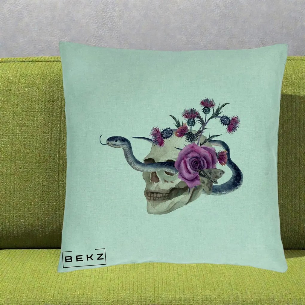 Perna Decorativa Craniu cu Sarpe si Trandafiri Gothic, 40x40 cm, Verde Menta, Husa Detasabila, Perna Inclusa, BEKZ®
