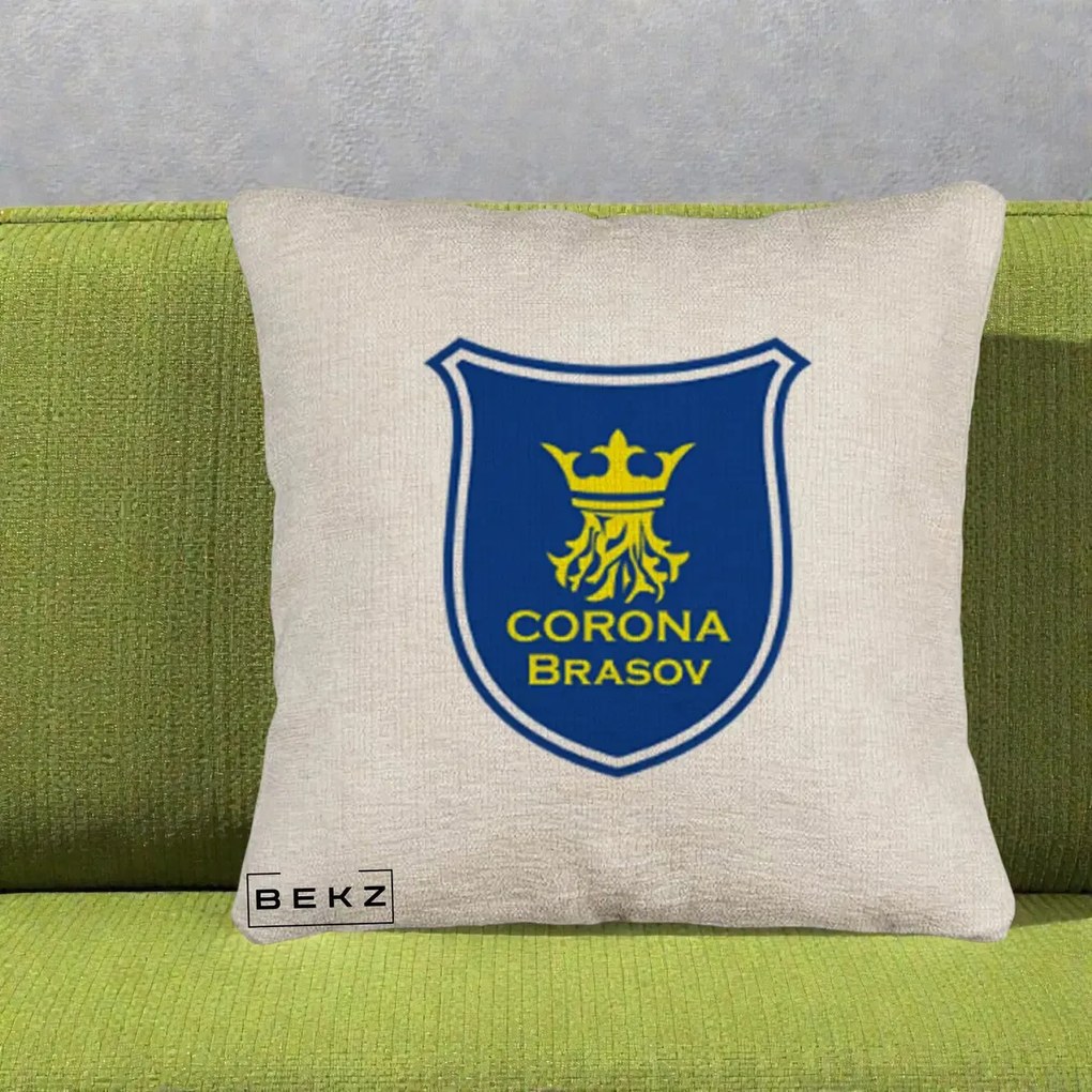 Perna Personalizata Corona Brasov Fotbal, 40x40 cm, Bej Canapea, Husa Detasabila, Perna Inclusa, BEKZ®
