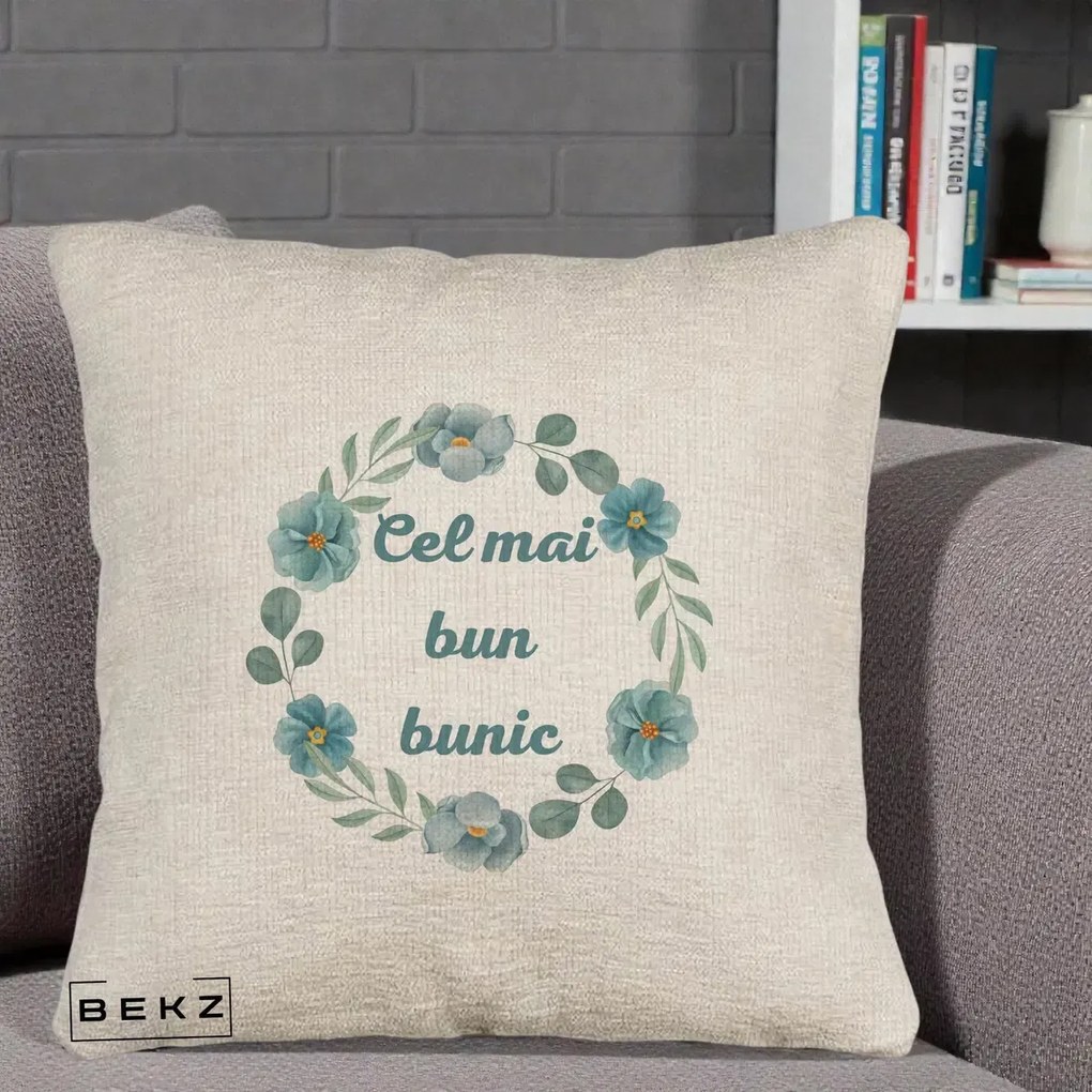 Cadou pentru Bunic - Perna Personalizata Cel Mai Bun Bunic Coronita Flori Albastre Teal, 40x40 cm, Bej Canapea, Husa Detasabila, Perna Inclusa, BEKZ®
