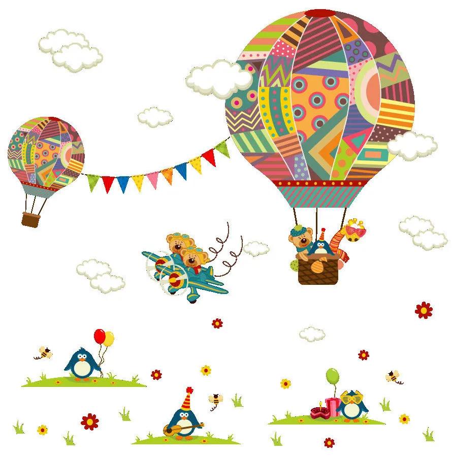 Autocolant de perete "Baloane zburătoare cu animăluțe" 75x78 cm