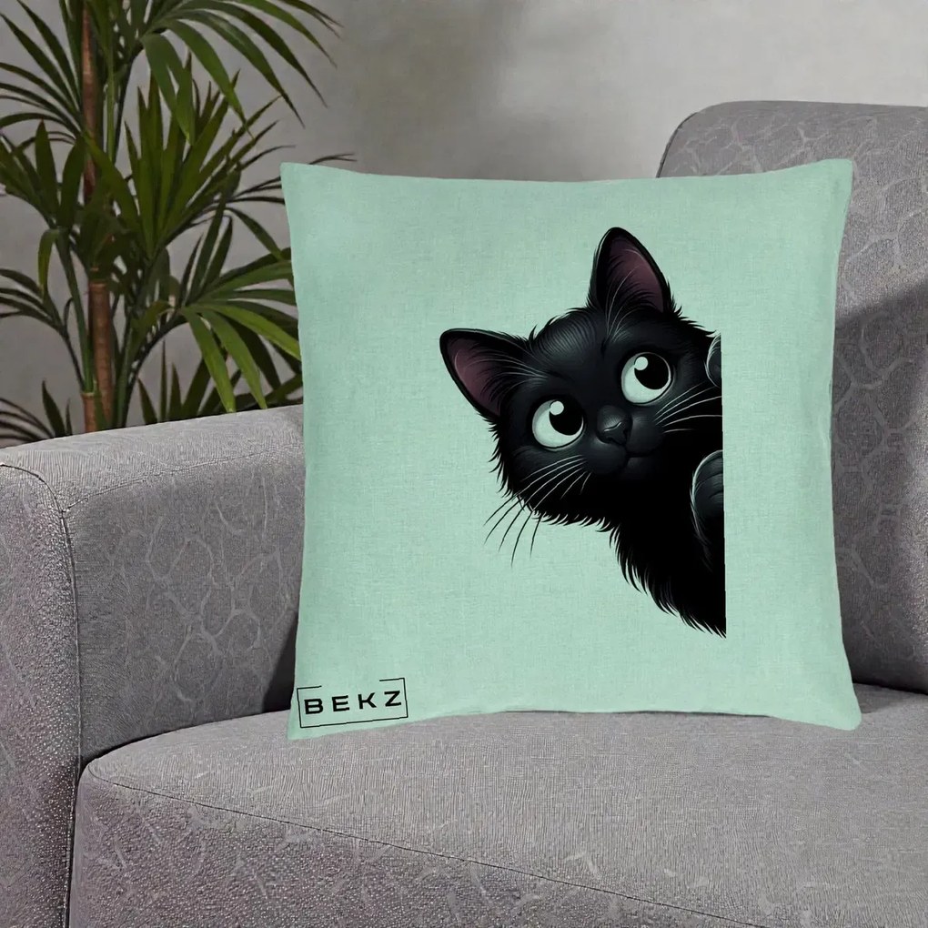 Perna Decorativa Pisica Neagra Dragalasa Curioasa, 40x40 cm, Verde Menta, Husa Detasabila, Perna Inclusa, BEKZ®