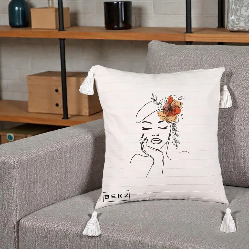Perna Decorativa Portret Feminin Flori Palarie, 40x40 cm, Bej cu Franjuri, Husa Detasabila, Perna Inclusa, BEKZ®